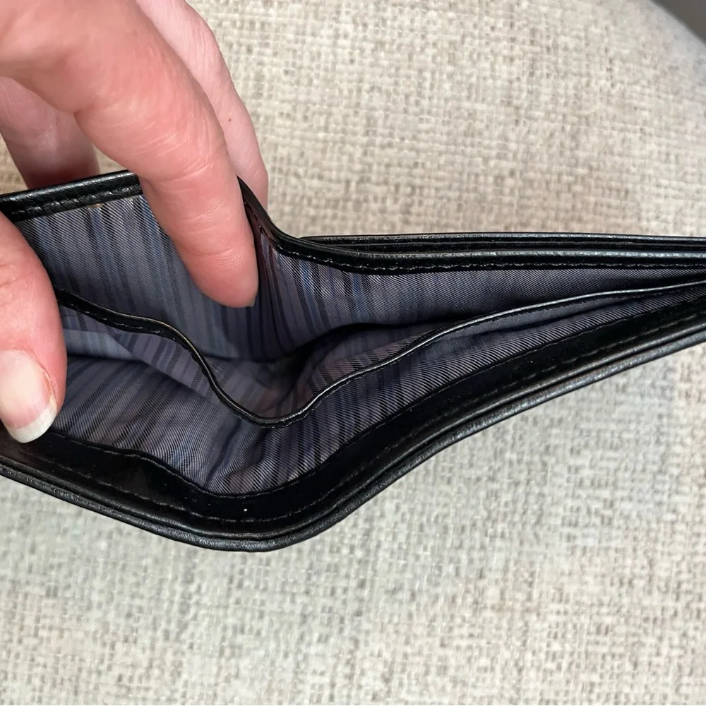 Luca Chiara GIO - NAVY VEGAN LEATHER/NYLON RFID BILLFOLD WALLET